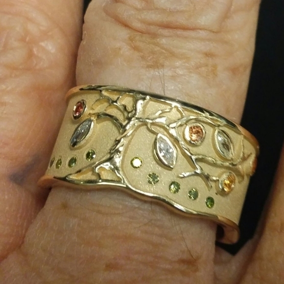 MEET YOUR POSHER - Picture 2 of 12